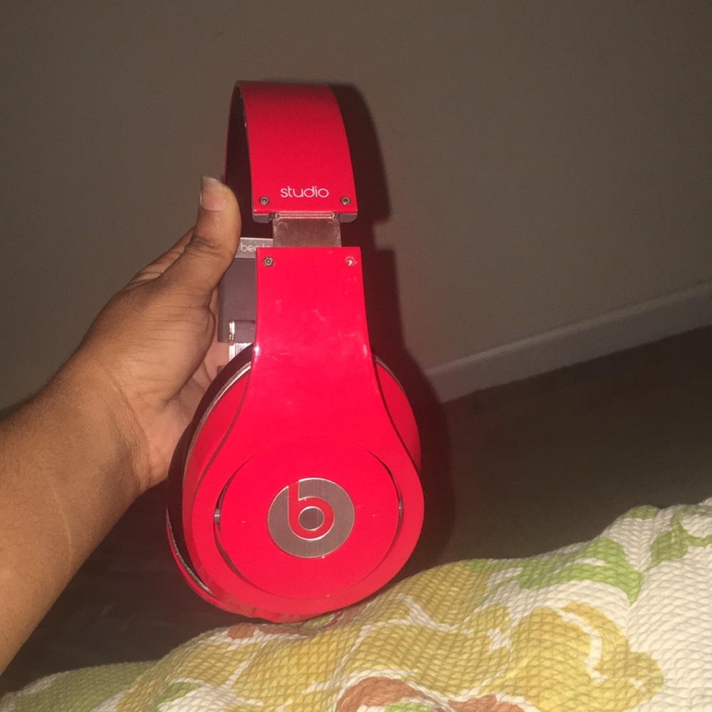 Beats - Picture 3 of 4